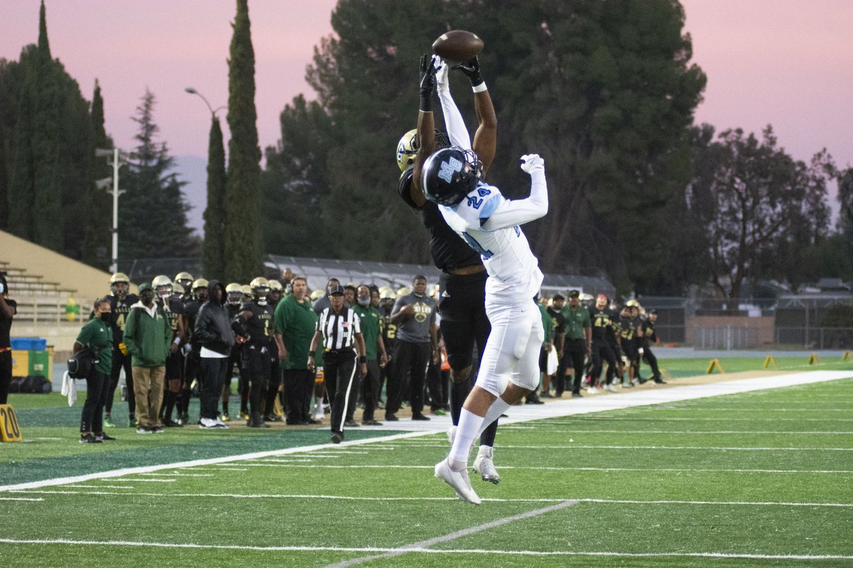 6’2 180 Free Safety
AA - December 2022
Moorpark College Sophomore
Mid Season Film: hudl.com/v/2JL5U5