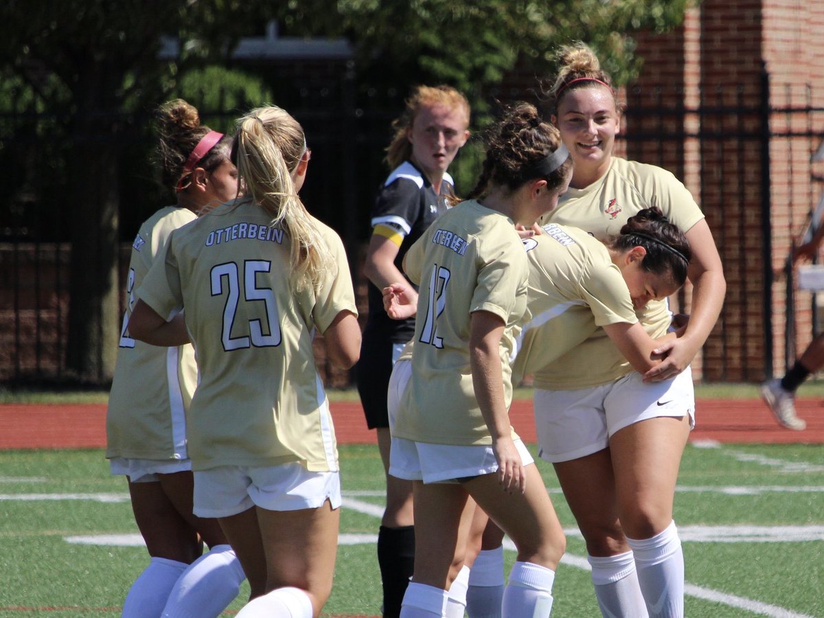 katex_13's tweet photo. @HeatherOReilly Here’s one of my favorite pics from my soccer career! Moments before, I’d just scored my first goal of senior year. A couple minutes later, they announced it was also the 1000th goal in @CardinalWSoccer history. I was so excited to hug my teammates and celebrate with them! 🥰 https://t.co/9rMJWmSNdn