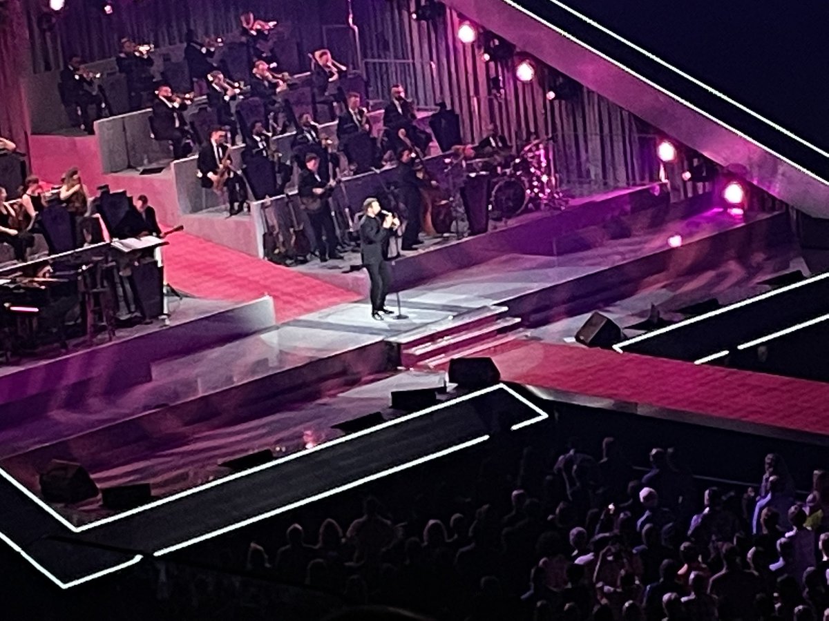 rodvangfarms's tweet photo. #myviewrightnow #michaelbuble https://t.co/Uu2DjWtQbu
