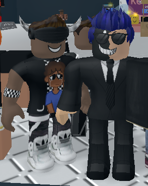 ItzisBlue's tweet photo. @SirSchway Friends :) https://t.co/R0T820tZfY