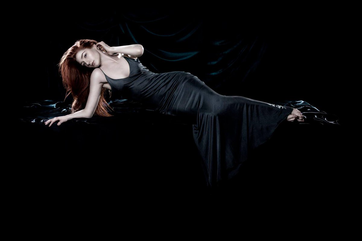 Happy Birthday to Girls Aloud member, Nicola Roberts! 