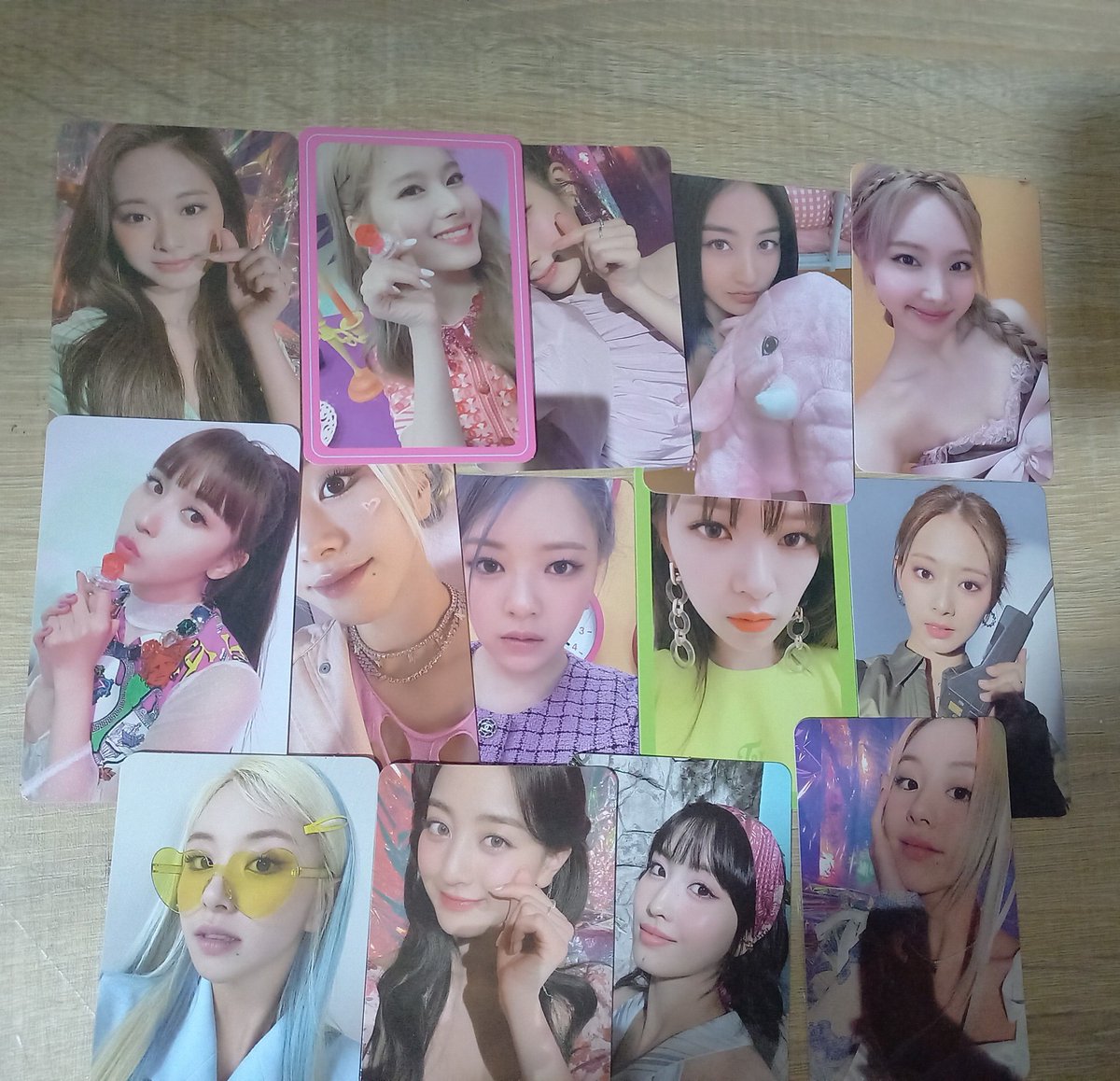 nyeonzcupid's tweet photo. WTS/WTT TWICE PHOTOCARDS 

-can do payo!
-no COD bcuz risky >__<
-take all is 3000 ^‿^
-free pf ~
(please dm me if tingi (っ'-')╮=͟͟͞͞ ✉️) 

#photocardtrading
#photocards
#kpop #TWICE https://t.co/BSeppUvooN