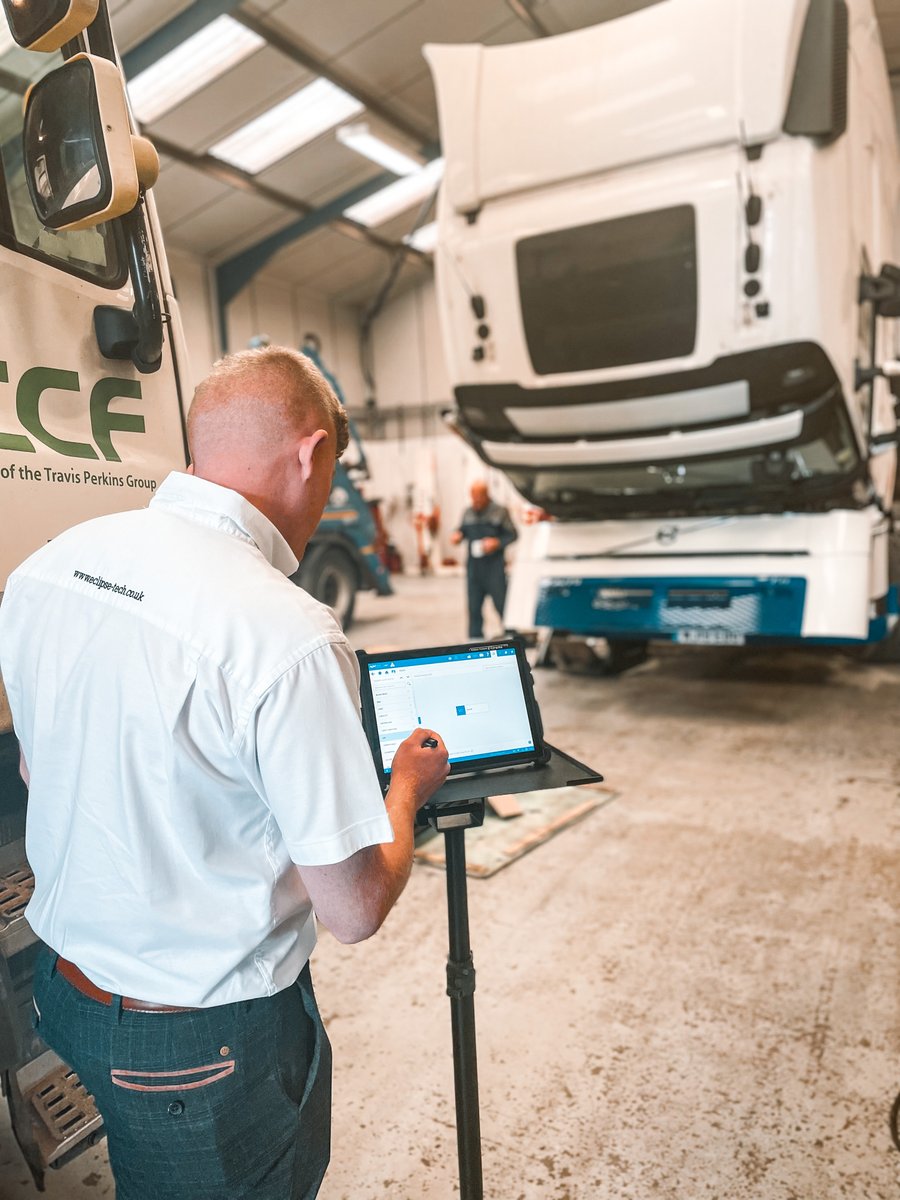 EclipseDiag's tweet photo. π Area Sales Manager, Aaron Parkin, has just handed over to Stuartβs Truck & Bus. They have just taken delivery of their new Jaltest Diagnostics CV package.
Thank you for your business!
#Eclipse #Jaltest #EclipseInAction #CommercialVehicle #Diagnostics https://t.co/zJApUvDcrX