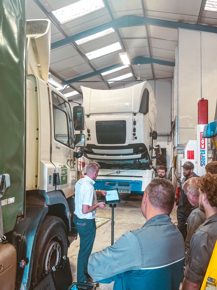 EclipseDiag's tweet photo. π Area Sales Manager, Aaron Parkin, has just handed over to Stuartβs Truck & Bus. They have just taken delivery of their new Jaltest Diagnostics CV package.
Thank you for your business!
#Eclipse #Jaltest #EclipseInAction #CommercialVehicle #Diagnostics https://t.co/zJApUvDcrX