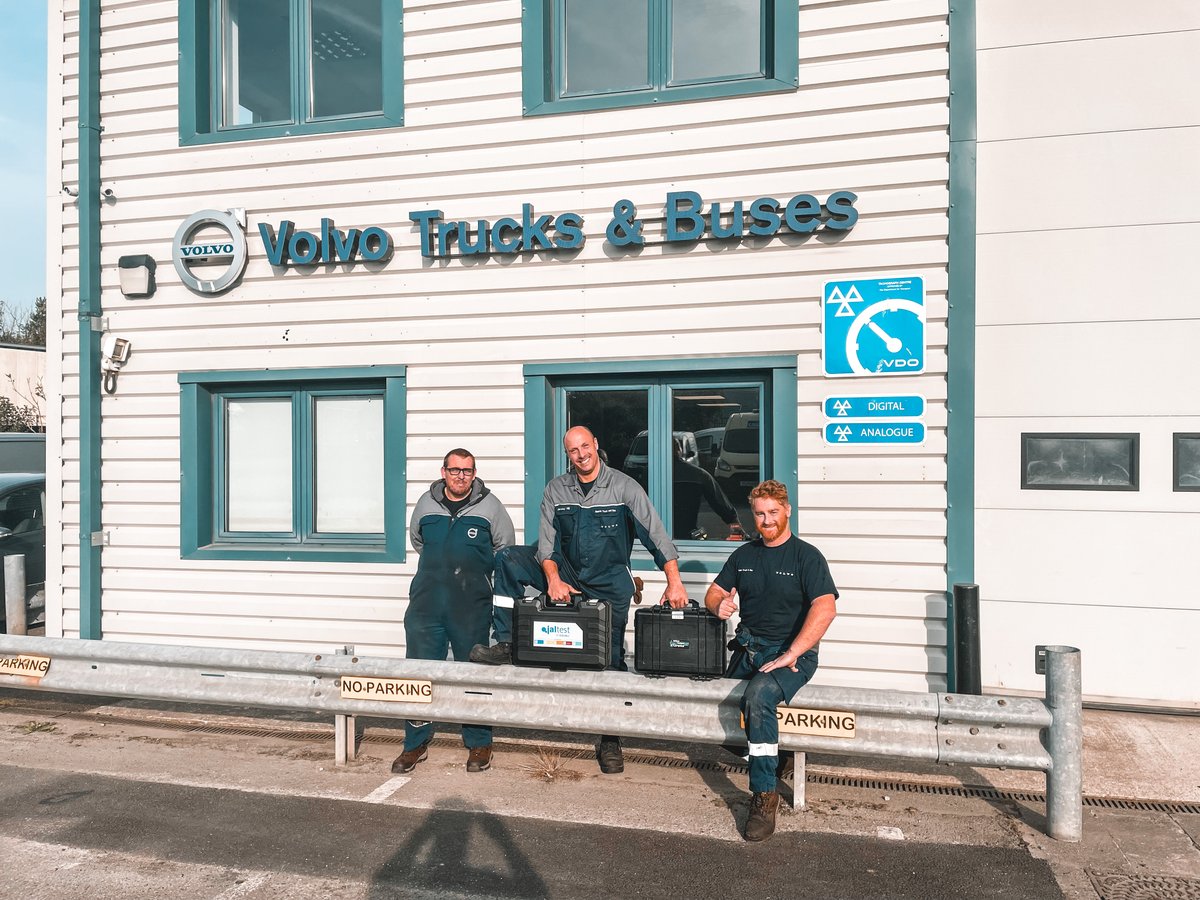 EclipseDiag's tweet photo. π Area Sales Manager, Aaron Parkin, has just handed over to Stuartβs Truck & Bus. They have just taken delivery of their new Jaltest Diagnostics CV package.
Thank you for your business!
#Eclipse #Jaltest #EclipseInAction #CommercialVehicle #Diagnostics https://t.co/zJApUvDcrX