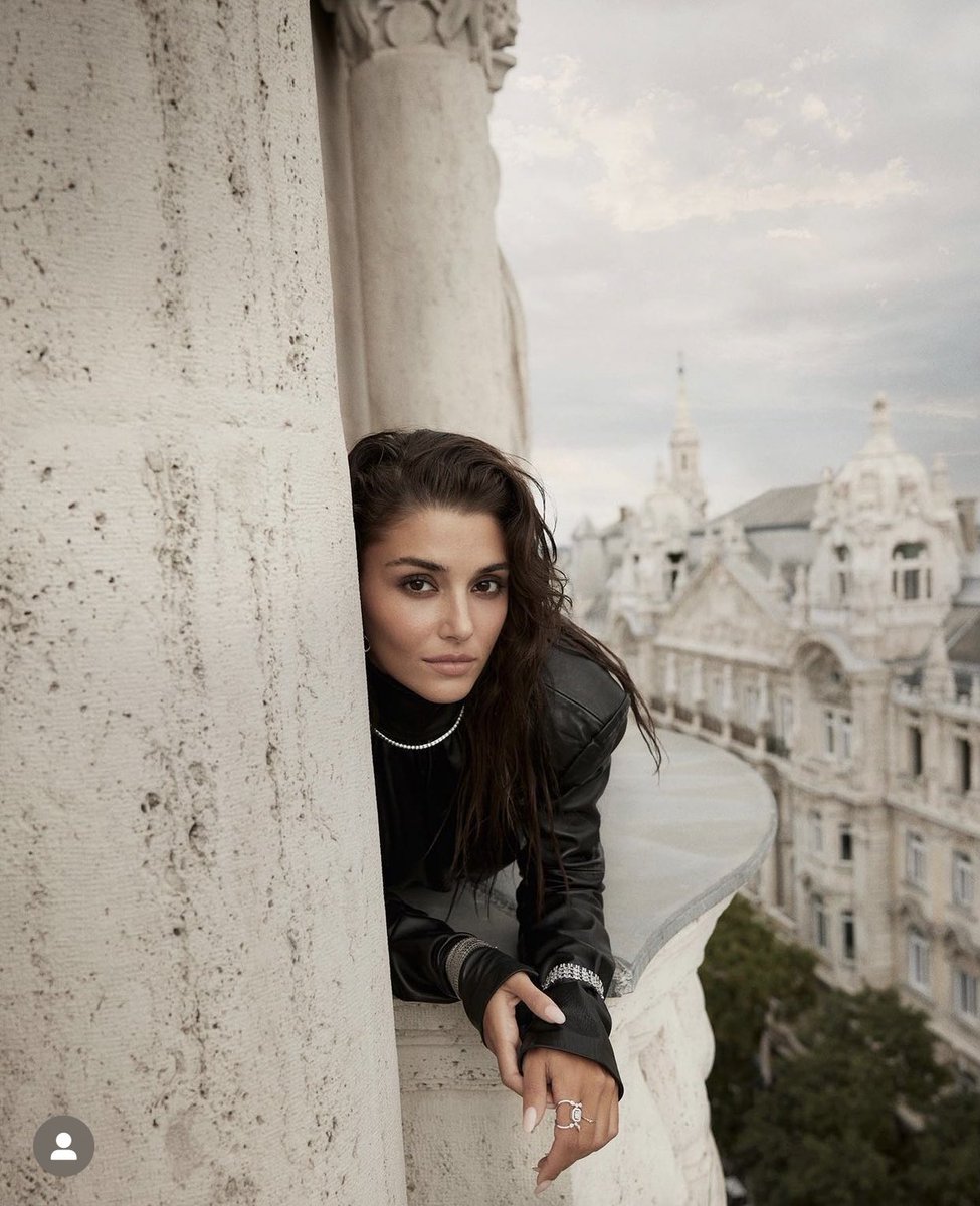 Lara_Kapimier's tweet photo. She is so gorgeous! 😍
#HandeErçelxMarieClaire
#Atasay #AtasayXHandeErcel @HandeErcel @atasayjewelry https://t.co/iobrVkeyHq