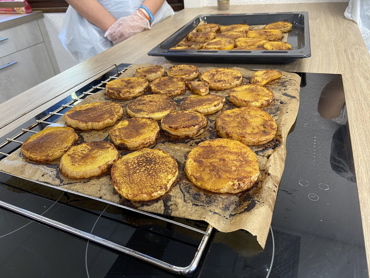 #ElusMSAenAction 
Et hop, on alterne les groupes pour varier les plaisirs et surtout pour que chaque élève puisse profiter du programme complet ! Brise glace avec les photos, quiz alimentation buzzers à la main pour les uns, atelier cuisine pour les autres !