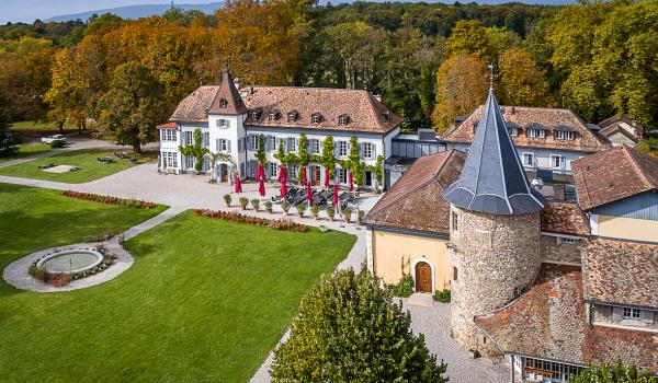 NicoKrisch's tweet photo. Excited to host, jointly with @ezgiyyildiz, a stellar cast of speakers at our conference on "Change and Resilience in International Law" just outside Geneva for the next few days. Part of our #PathsIL project @GVAGrad, made possible by @GVAGrad_GGC and @ERC_Research. https://t.co/mh1AHaXHlX