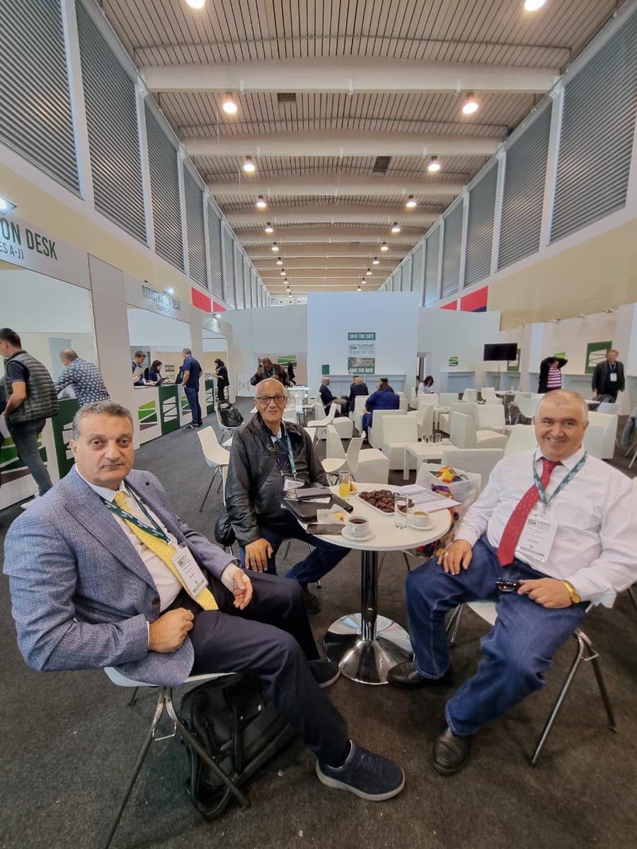 ITAAmman's tweet photo. La delegazione giordana e palestinese in visita alla 71esima edizione di #Flormart, la fiera internazionale del florovivaismo, punto d'incontro irrinunciabile per i professionisti del verde per aggiornarsi e creare nuove opportunità di business
#Flormart #florovivaismo https://t.co/UADXIGLtEJ