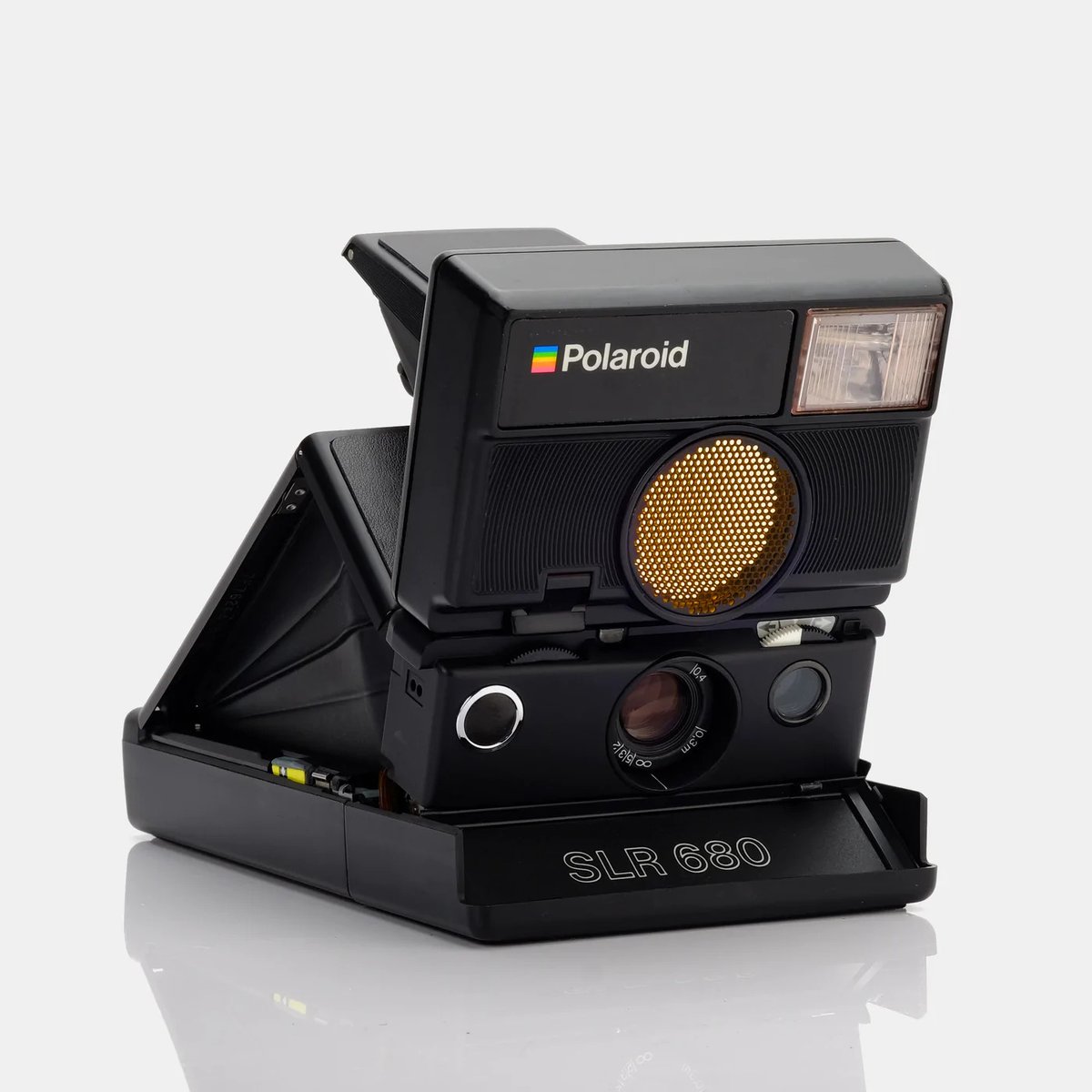 DropbearDigital's tweet photo. Just noticed in #Andor episode 5 that they used an old Polaroid SLR 680 as a prop! This camera is so cool it made it into #StarWars
#filmprops #polaroid #productiondesign #props #cameranerd #polaroidSLR680 https://t.co/Yuebr0IkDH