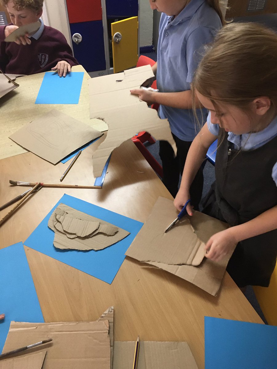 Stphilipevanspr's tweet photo. Blwyddyn 4 have really enjoyed learning all about maps and how contour lines can help us measure the height of mountains around the world #SPEhumanities https://t.co/PtQujreSyT