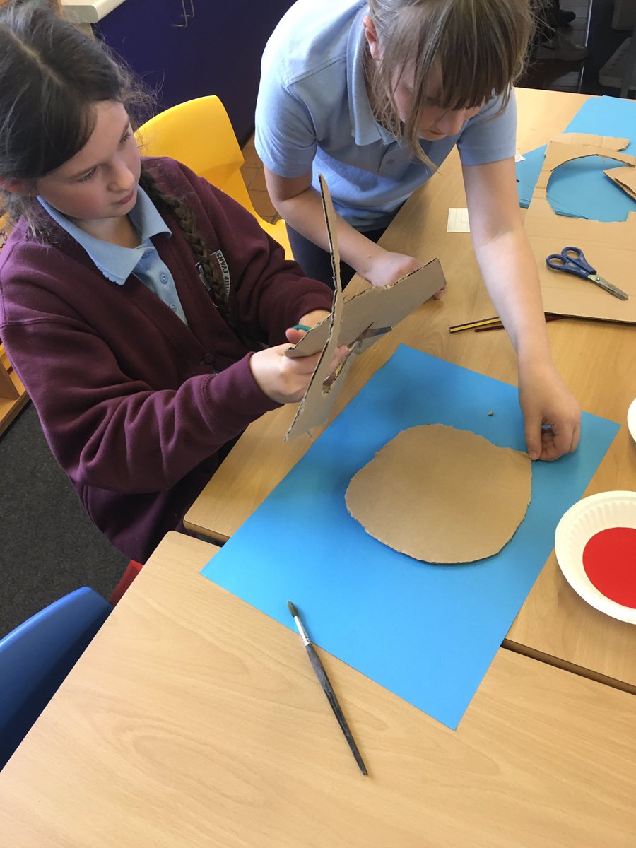 Stphilipevanspr's tweet photo. Blwyddyn 4 have really enjoyed learning all about maps and how contour lines can help us measure the height of mountains around the world #SPEhumanities https://t.co/PtQujreSyT