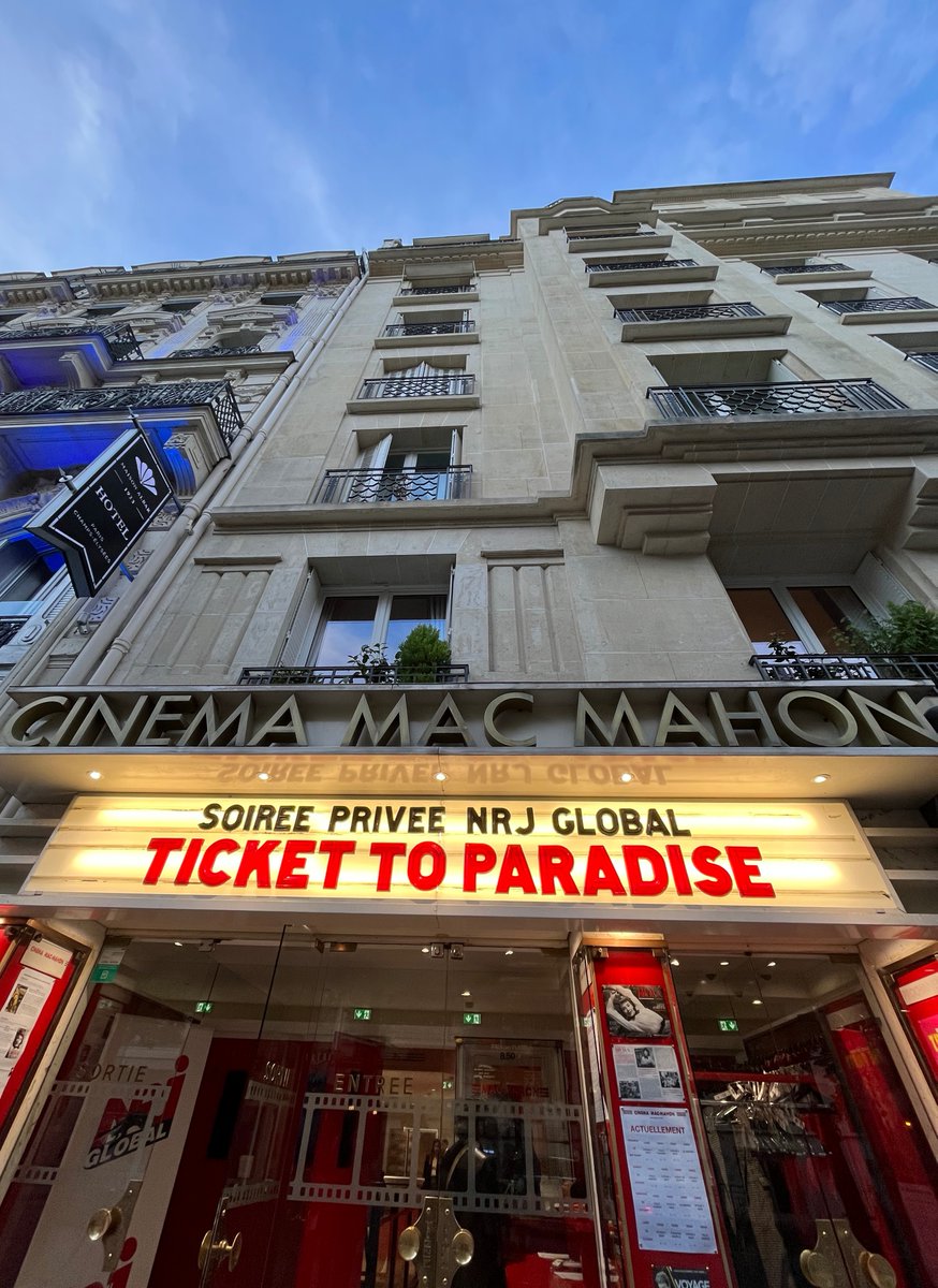 NrjGlobal's tweet photo. 🤩 Partage d'un moment convivial et culturel avec l'avant-première de Ticket to Paradise de Ol Parker avec George Clooney et Julia Roberts, au #CinémaMacMahon 📽🧀🎊

#NRJGlobal #CinemaMacMahon #AvantPremiere #TicketToParadise #GoodVibesOnly #Afterwork 🌈 https://t.co/j04trhQjkj