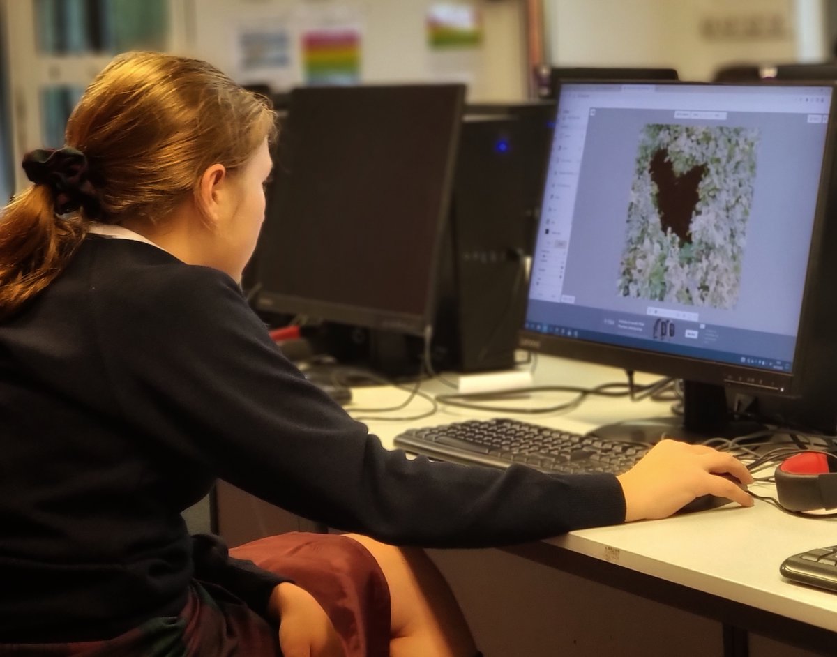 BromsPrep's tweet photo. Editing, experimenting and working together in Prep Photography Club. 

#BromsPhotoClub #BromsClubs #BromsActivities #SchoolActivities https://t.co/FNJ1QuKnEf