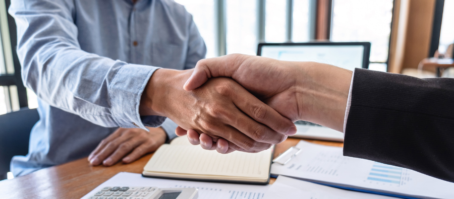 AktionLegal's tweet photo. [BLOG 📝] ¿Sabes qué son las cláusulas de liquidación preferente? 

Nuestra compañera @MariaAbenia te explica en qué consisten, sus tipos y cómo aplican, en el post que escribe para el #BlogAktion.

Ver post completo aquí 👇

https://t.co/9NDJe7atYB https://t.co/qpYF3FAdGY