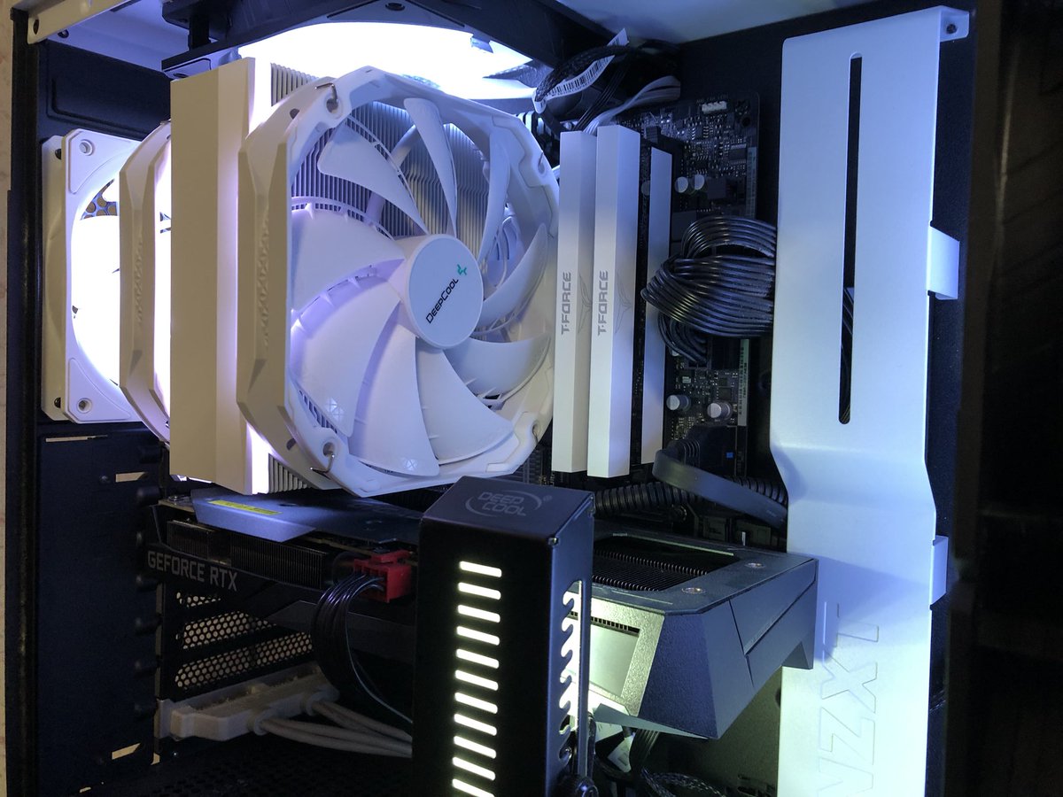 atmark41's tweet photo. 白！デカ！空冷！
#deepcool #AS500
#NZXT #H510
#ryzen #5800X3D https://t.co/eQrHZVB6bT