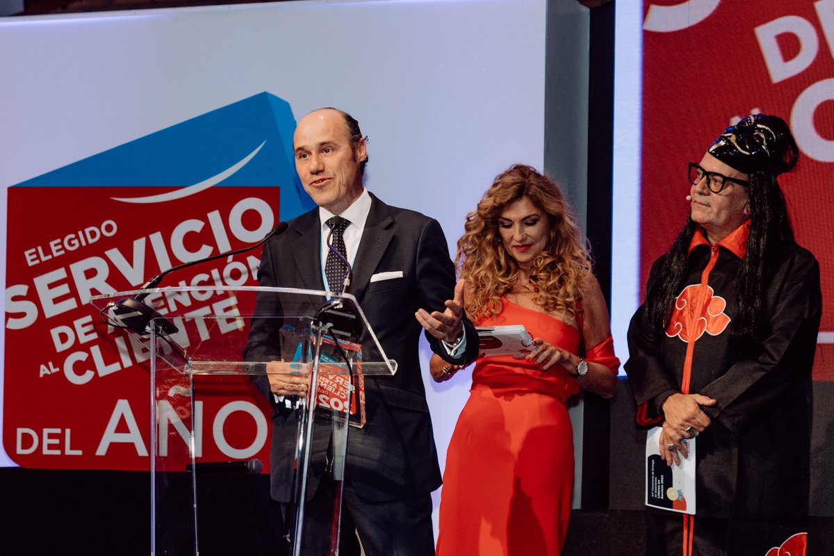 HomeServe_ES's tweet photo. Un año más, #HomeServe recibe el reconocimiento al Servicio de Atención al Cliente en la categoría de Servicios de Reparación y Mantenimiento en la #GALAELSA2023 organizada por @LideresServicio.

#Clientologia nuestra filosofía. https://t.co/rlV51o4N2l