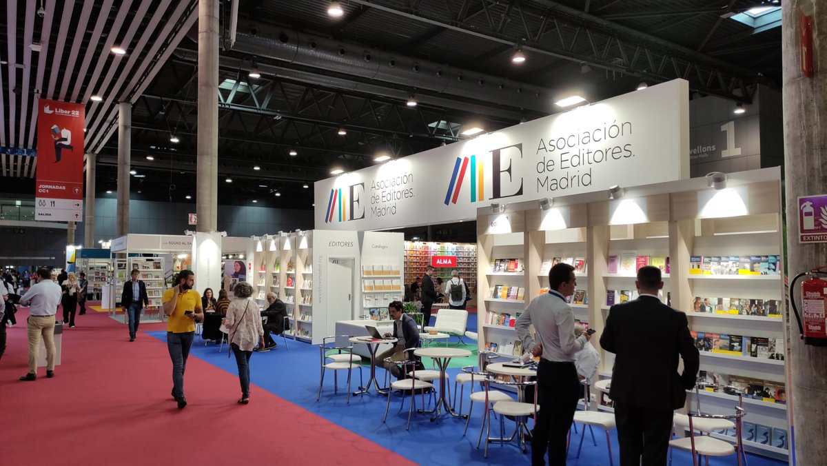 EditoresMadrid's tweet photo. Estamos en el STAND C37, con 38 de nuestras editoriales agremiadas.
¡TE ESPERAMOS!
#EquipoDifusordelLibro #GrupoEditorialFonte, #EditorialKokinos #SusaetaEdiciones
#FeriaLiber #Liber22 #FiradeBarcelona #FiraBarcelona #EditoresMadrid #Editores #Madrid https://t.co/9FIRVmrS0c