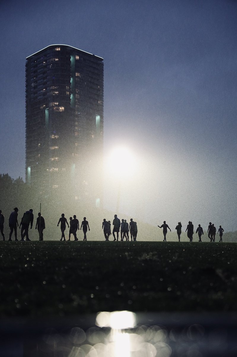 Late nights under lights 💡 #BigBigSound