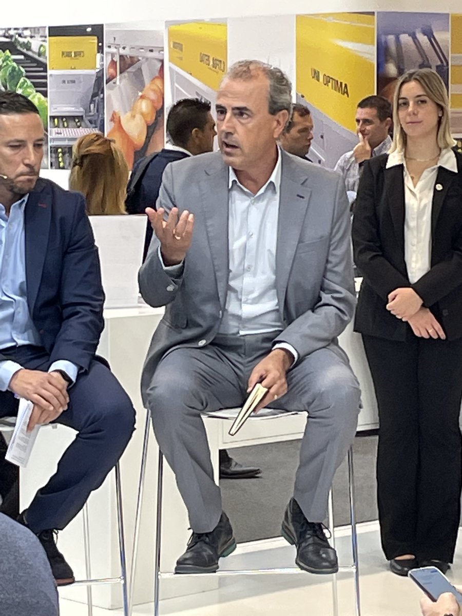 Richard Borreani (@richardborrean1) on Twitter photo <a href="/AVACUconsumo/">AVACU</a> <a href="/CECUconsumo/">CECU</a> Fernando Moner explica las necesidades de los consumidores en <a href="/FruitAttraction/">Fruit Attraction</a> <a href="/Bayer4CropsES/">Bayer Crop Science España</a> <a href="/AVACUconsumo/">AVACU</a> <a href="/CECUconsumo/">CECU</a> Fernando Moner explica las necesidades de los consumidores en <a href="/FruitAttraction/">Fruit Attraction</a> <a href="/Bayer4CropsES/">Bayer Crop Science España</a>