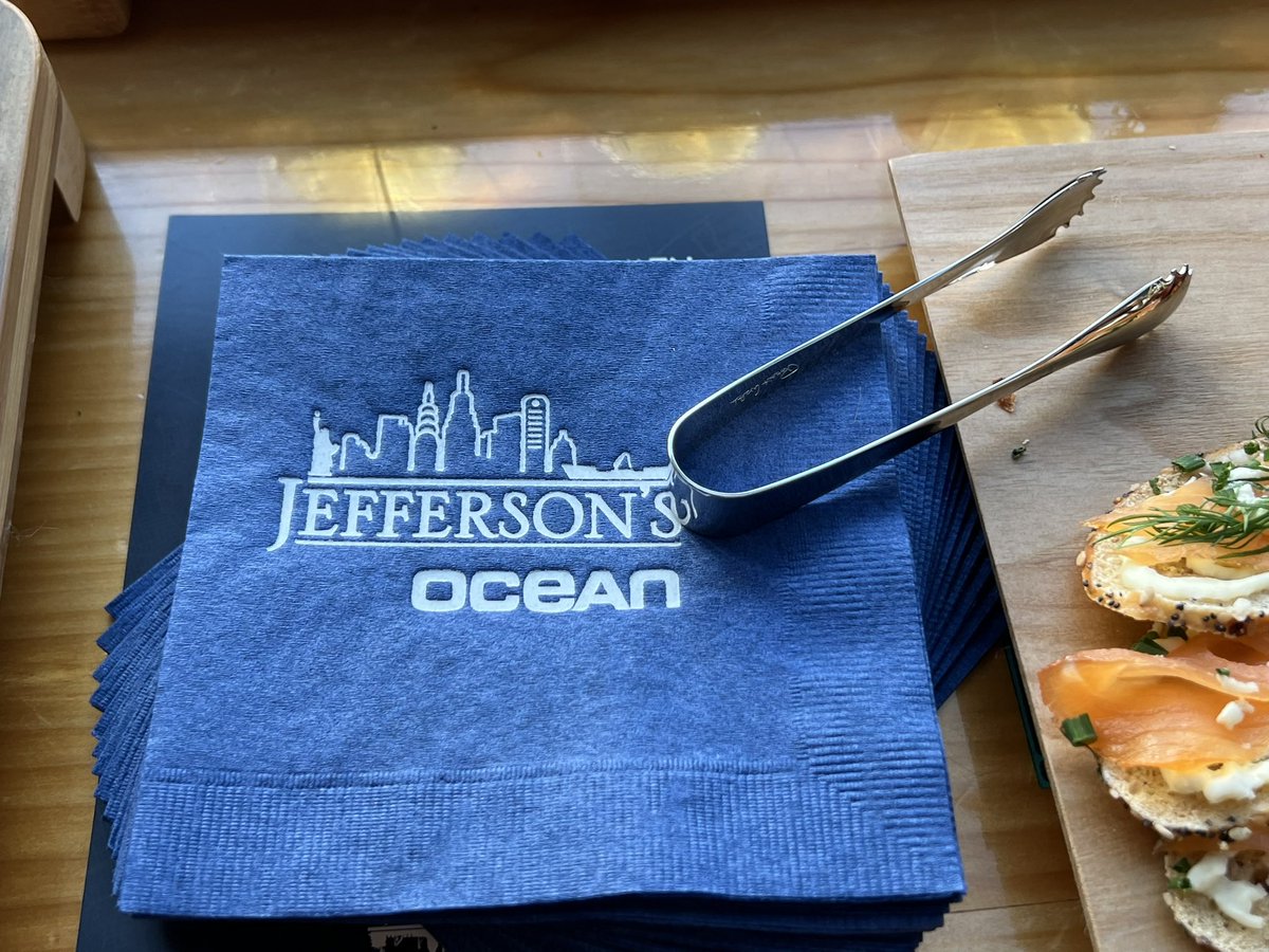 Trying the Limited New York Edition Jeffersons Ocean cut with Ny water with the man himself @TreyZoeller it's soo smooth #jeffersonsoceanfans #JeffersonsAgedAtSea #bourbon #jeffersonsbourbon #jeffersonsocean #agedatsea #smallbatch @TreyZoeller @JeffsBourbon