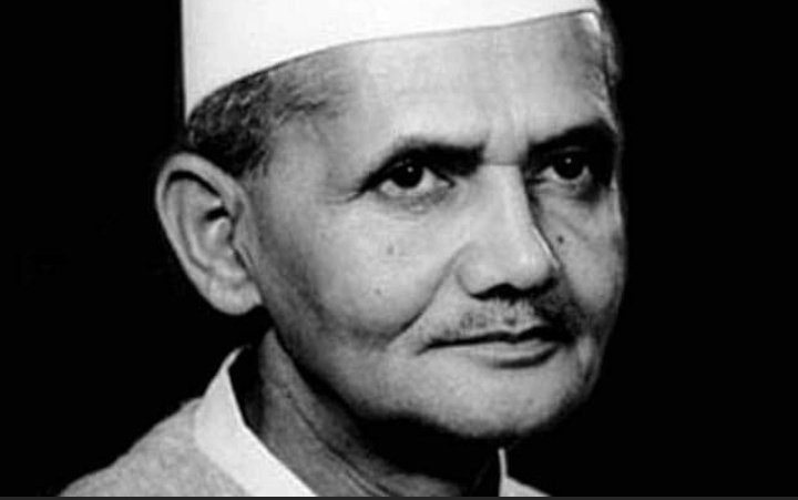 knsoffice's tweet photo. I pay my respectful tributes to the Former Prime Minister of India, Bharat Ratna Sri Lal Bahadur Shashtri ji on his birth anniversary. His simplicity, sense of purpose and dedication to the nation will always remain an inspiration for all times to come. Jai Jawan Jai Kisan! https://t.co/8RerjkCX8I