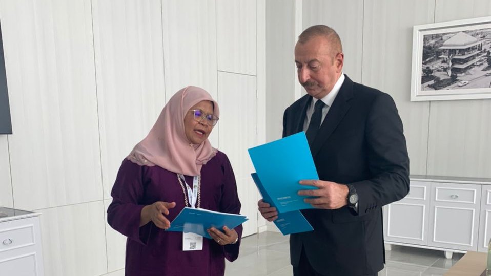 A true honour to meet with President Ilham Aliyev of #Azerbaijan. I feel very proud to have been able to present to him with the <a href="/UNHABITAT/">UN-Habitat</a> Country Programme Document that was worked on closely with the State Committee of Urban Planning &amp; Architecture #SCUPA.
#TakeAction4Cities