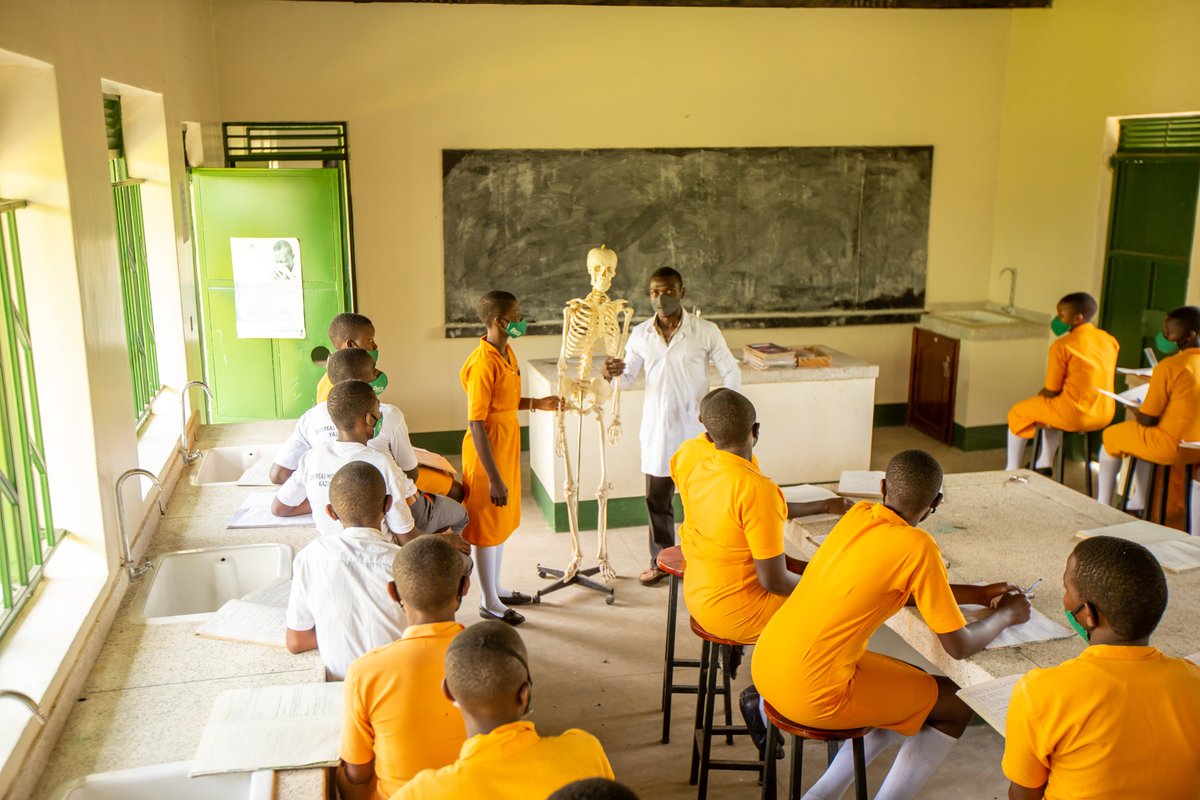 Today is #WorldTeachersDay2022, the 🇬🇧 is proud to support <a href="/PEASchools/">PEAS (Promoting Equality in African Schools)</a> &amp; empower teachers like Innocent Tusiime from Samling Kazingo Peas High School who is passionate about demystifying the myth that "Girls cannot perform better than their boy counterparts in STEM subjects"