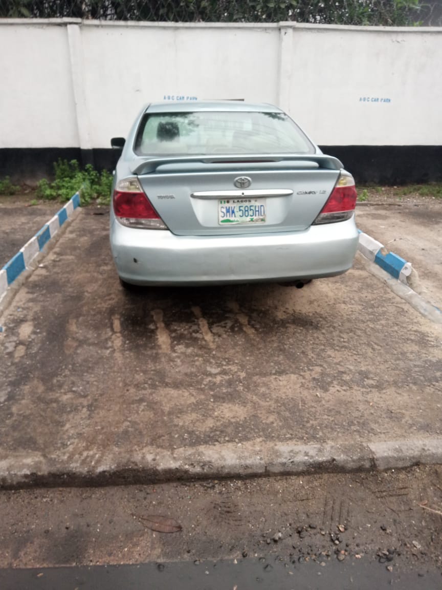 Joshflows's tweet photo. Hello sir @BenHundeyin @Princemoye1  @rrslagos767  @GidiTraffic Woke up this morning to discover my car have been stolen from my street. A Toyota Camry blue colour  with registration number SMK585HD I will appreciate if you can be of help thanks in advance. https://t.co/cAgQQa5Onp