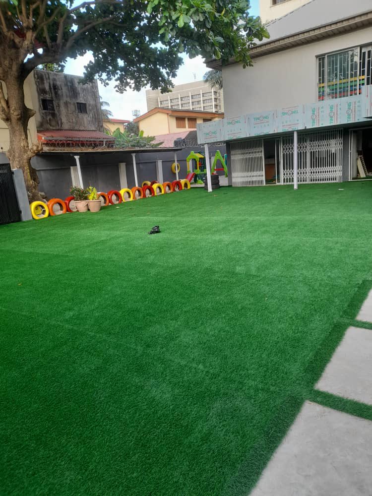 Floorsbenin's tweet photo. Nous offrons le meilleur assortiment de gazon synthétique avec les nouveaux looks pour compléter votre maison.
#floorsdecorbenin #flooring #floors #turfgrass #carpetgrass #syntheticgrass #flooridea #floordecor #kidsplayground #floorinstallers #flooringinspiration #flooroption https://t.co/Ju8yMhEbp7