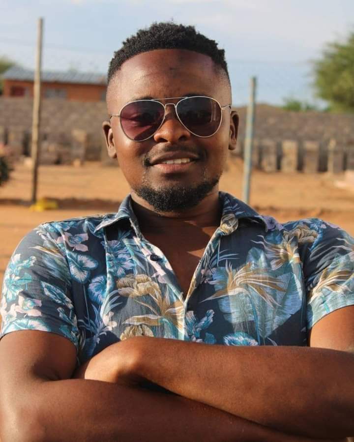 zimcousin's tweet photo. "Today I celebrate 3 years of being drug free and I couldn't have done it without my patient family. On the left is a picture of me 3 years ago and on the right is a picture of me today. Kea leboga 🙏🏿" https://t.co/mBhjLrZUHk