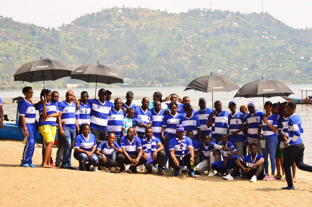 Mula_Vava's tweet photo. Tariki 1/10 Murugendo rwo kujya gushyigikira @rayon_sports @dreamunityfc mumutaka wa @CanalPlusRwanda Habaye mo udushya maze #Canal itambagizwa mukivu bwambere abakozi ba Canal Mumajyaruguru mwarakoze kutwakira Muragahora Imana #Edimond Hejuru cyane https://t.co/5UPg0Ev8SG