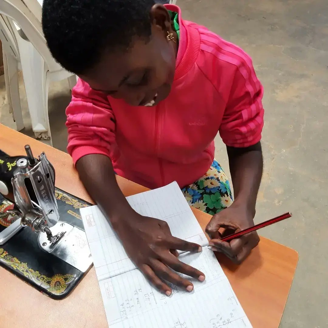 mtngirlswtools's tweet photo. Did you know that we actually teach all our young people mathematics mostly in book keeping and financial literacy, to benefit them when they are employed or running their business #mtngirlswithtoolsug #smartgirlsug #empoweredyouth #girlsinstem @smartgirlsug @mtnug https://t.co/wvzJuWGXv7