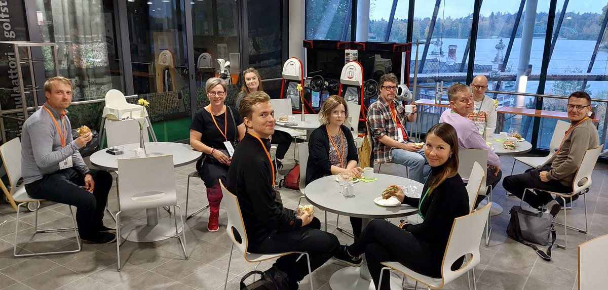 jopaakki's tweet image. Turun osasto on laskeutunut Aulangolle! Valtakunnallinen Uudet lukutaidot -päivä kokoaa tänään yhteen opettajia ja TVT-kehittäjiä. #Digikilta  #itk2022 #uudetlukutaidot