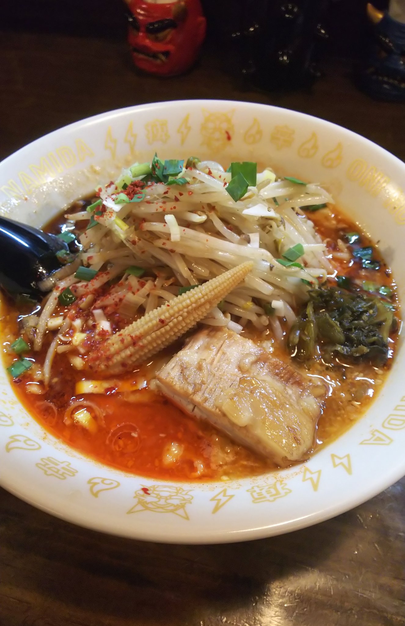 ポコちゃん 鬼の目にも涙 土浦市 シビカラ味噌らー麺 シビれ普通 カラさ増しで 濃厚な味噌のコク そしてシビカラ 軽く酸味も 感じられあとを引くスープ 麺は太めの縮れ 神田の名店鬼金棒リスペクトな一杯なのは店名からもわかっていたが インパクトは