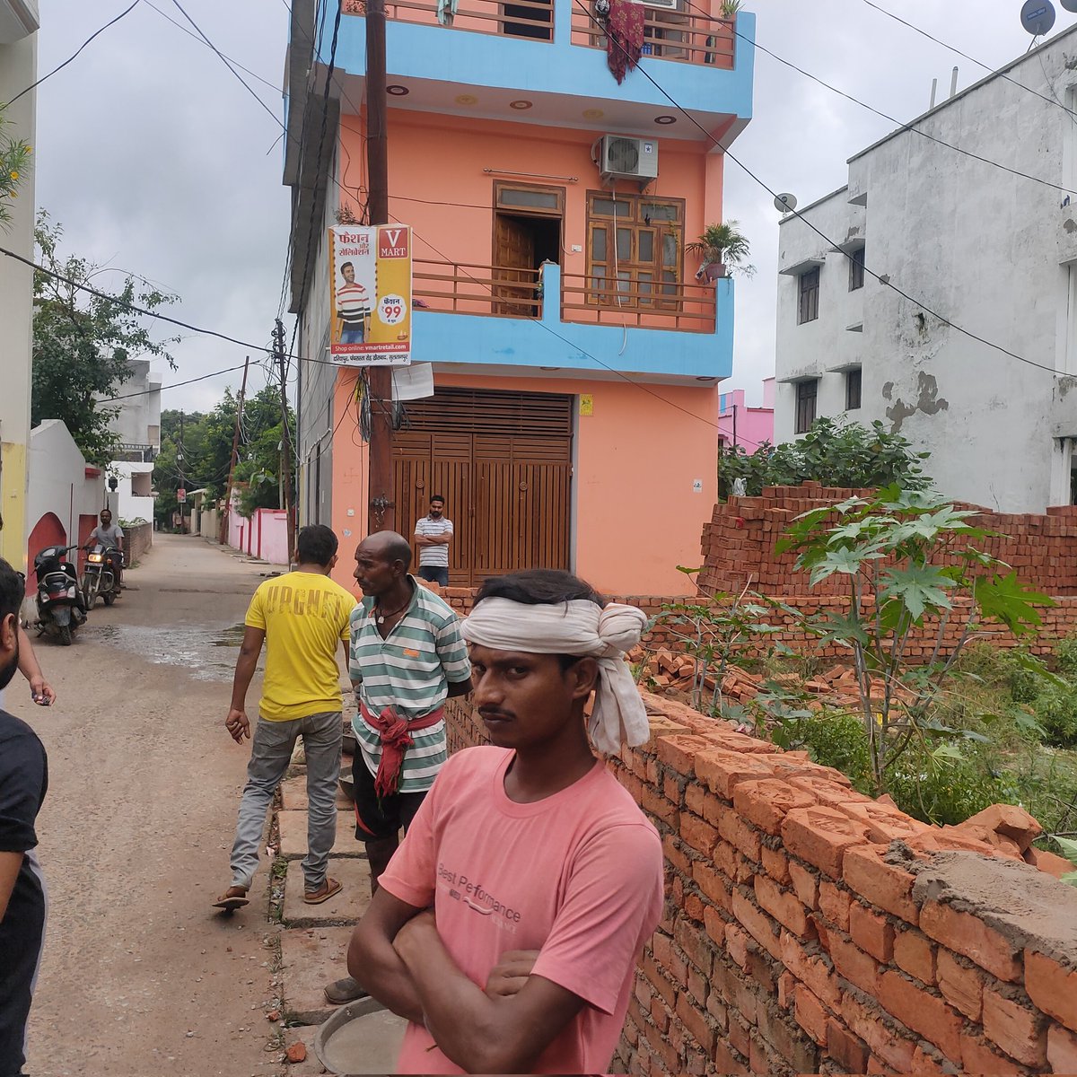 Karanvi19368121's tweet photo. लक्ष्मणपुर नवजीवन हॉस्पिटल, सुल्तानपुर के बगल हमारे प्लॉट पर जबरन कब्जा करने की कोशिश की जा रही है।दूसरा पक्ष बार-बार दबाव बना रहा है और यहां पर आकर हमें प्रताड़ित कर रहा है।हमें प्रशासनिक रूप से कोई सहायता नहीं मिल रही है। कृपया हमारी मदद करें।
@UPGovt  @CMOfficeUP https://t.co/KX1j8a9CIm