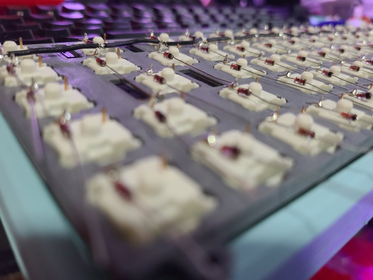 VaeMODs's tweet photo. Prototype in production! This one is running @GATERONOfficial yellow switches printed in @Polymaker_3D #PolyterraPLA #customkeyboard #3dprinted #handmade https://t.co/CcdO9jNYxq