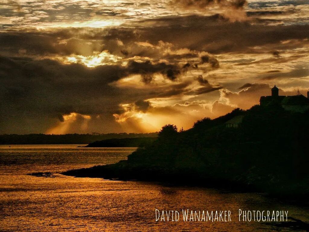 rustictable's tweet image. A clasic Cornwall sunset with St. Mawes Castle in the foreground. #cornishviews #cornwall #cornishcoast #cornishlife #sunset #wintersunsets #instasunsets #englishcoast #stmawes #stmawescastle #falmouth #explorecornwall #earthfocus #earthpics #capturebrit… instagr.am/p/CjUgO4tO1QH/