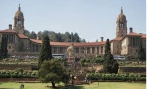 🇿🇦<a href="/CyrilRamaphosa/">Cyril Ramaphosa 🇿🇦</a> Summon a team of experts to Room 159, Union Buildings - close the doors - find solutions. Do Something!🇿🇦