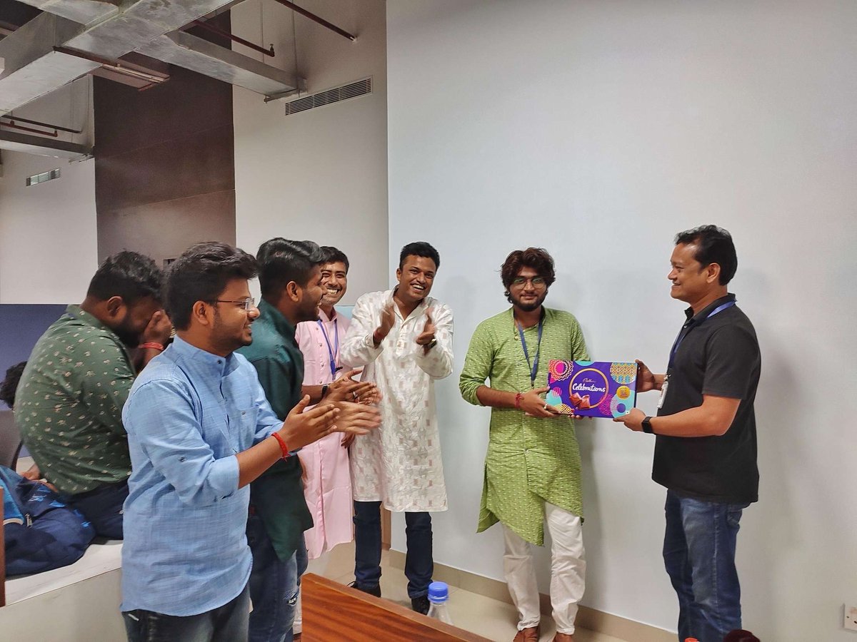 With happy faces and a fun celebration, team @Mantra_Labs wishes you and your family a happy & prosperous Dussehra! PS - BTS of the festive week - dance & dandiya competition up soon! #happydussehra #Dussehra #mantralabs #mantriks #festivities