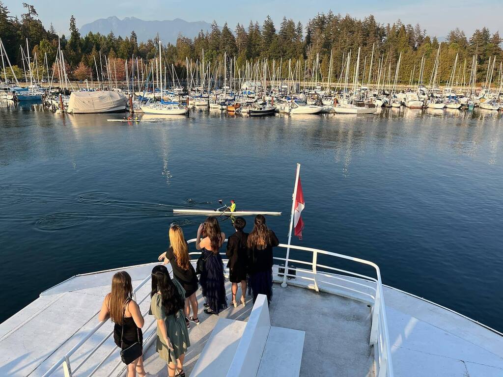 instagr.am/p/CjUgXjhudJD/ Beautiful night for a boat cruise #grad2023 #gradboatcruise