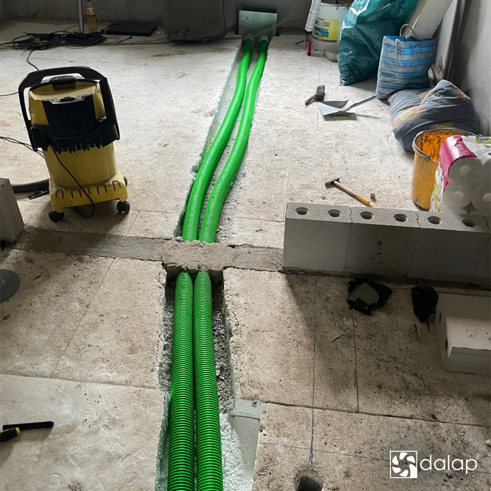 VENTILATORY_cz's tweet image. Hledáte nový a efektivní způsob distribuce vzduchu?💨
Flexibilní plastový systém 𝗗𝗮𝗹𝗮𝗽 𝗙𝗟𝗘𝗫𝗜𝗧𝗘𝗖𝗛 lze díky své pevnosti a nízké hmotnosti instalovat 𝗱𝗼 𝘇𝗱𝗶, 𝘀𝘁𝗿𝗼𝗽𝘂 𝗶 𝗽𝗼𝗱𝗹𝗮𝗵𝘆.🧱  
bit.ly/Co_je_system_F…

#VENTILATORYcz#dalap #flexitech #potrubi