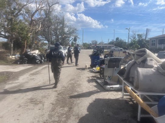 mcfrsPIO's tweet image. #LeeCountyFL - @fema Maryland Task Force 1 (MD-TF1) @mcfrs Crews have come across some heavily damaged areas. 10/4 search crews worked a few neighborhoods in vicinity of beach area &amp;amp; were also able to assist several area residents, after completing initial searches &amp;amp; assessment