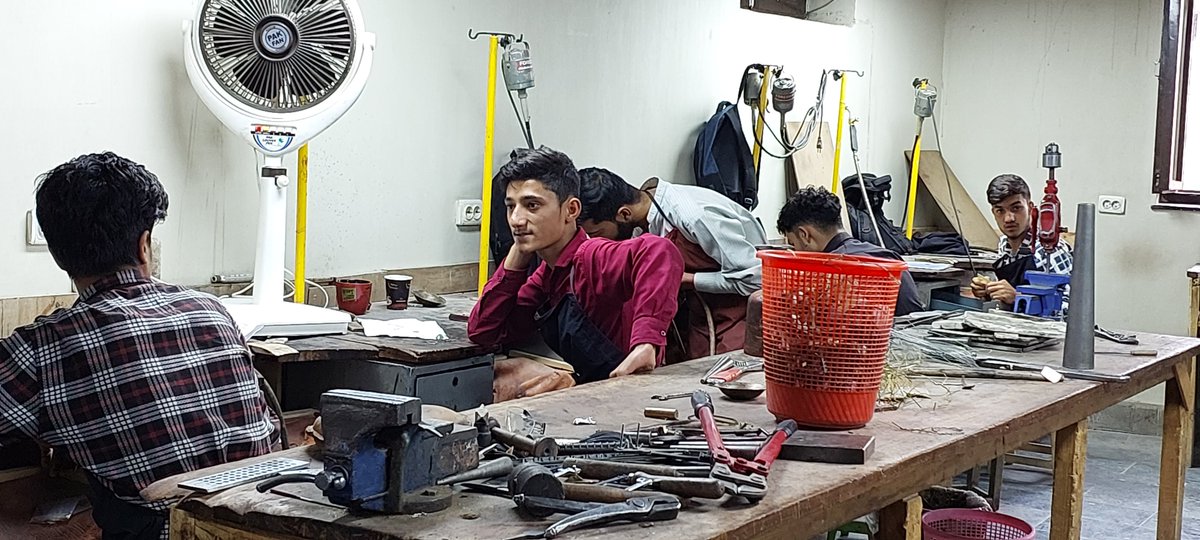 Afghanistan’s youths transform ordinary metals into high-value and high-demand jewelry. 
it is enough for them to be allowed to study, work and participate in decisions instead of being killed, marginalize

#stophazaragenocide #afghanistancrises #youth #humanitarianassistance