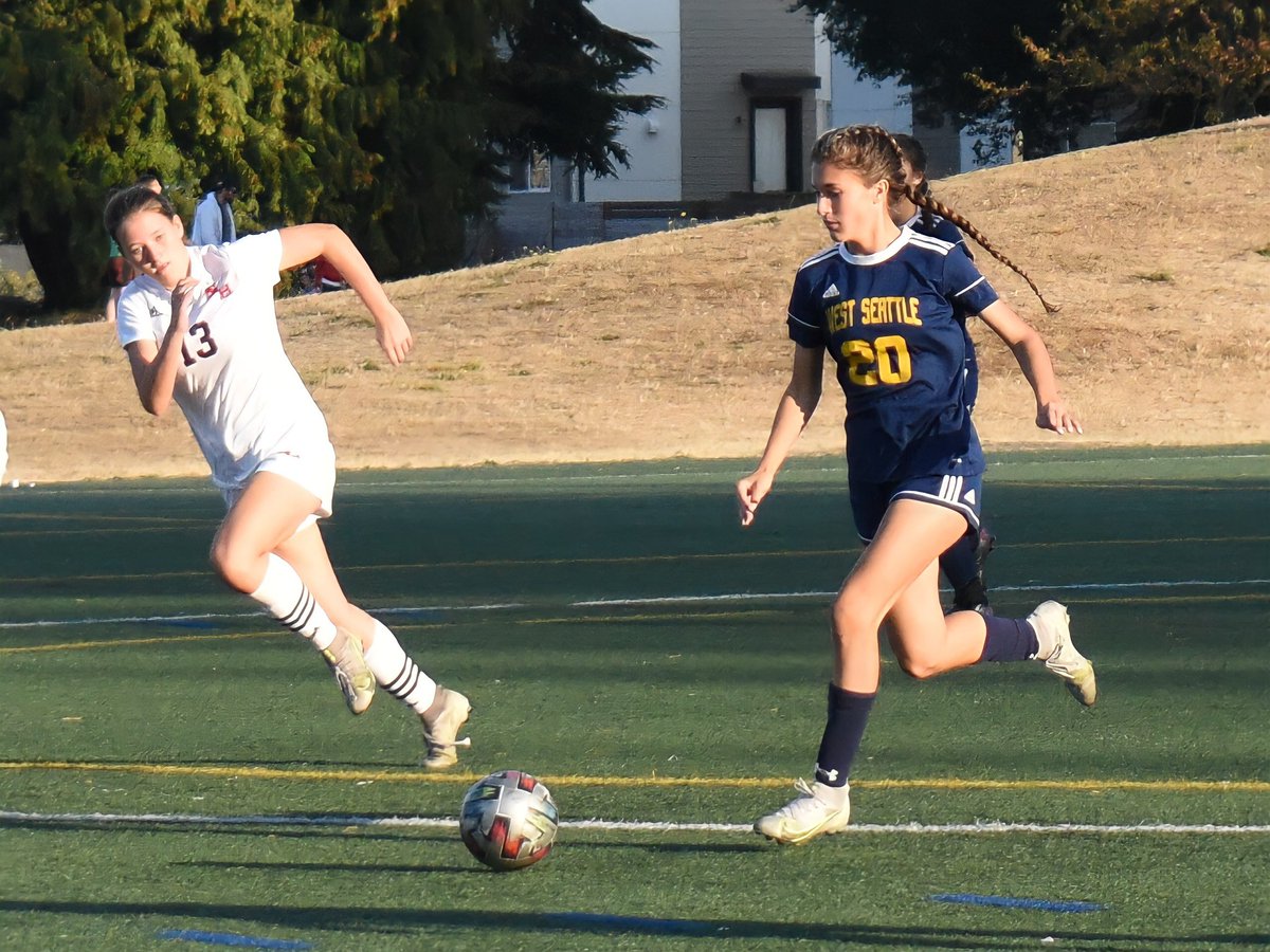 Congratulations WSHS Girls Soccer on your 4-0 victory over Nathan Hale! 😼🐾🔥💯 #WestSeattle #GoWildcats #BleedBlue #noplacelikewestseattle <a href="/westseattleblog/">West Seattle Blog</a> <a href="/WSSportsBlog/">Westside Sports Blog</a>