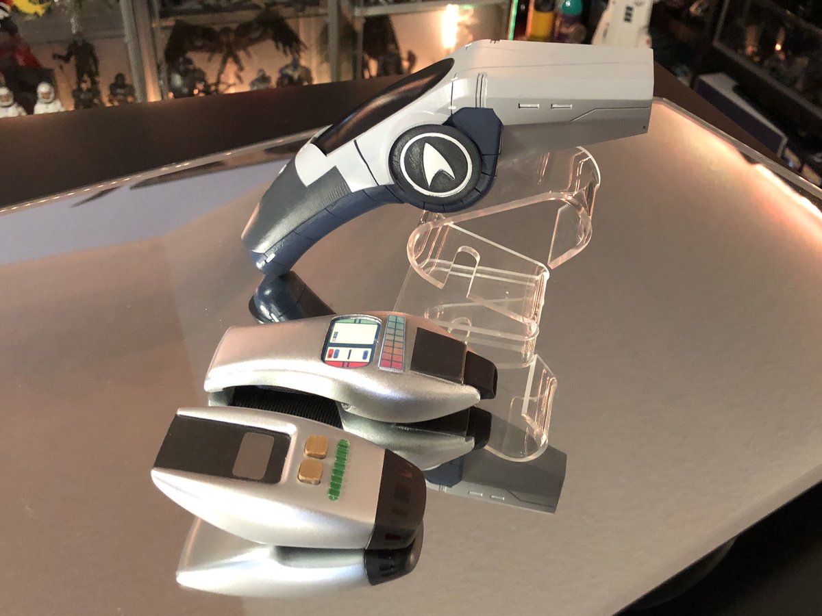 GeekToyLove's tweet photo. I wasn’t having any luck in Fortnite so I finished the #StarTrekProdigy phaser instead. Definitely a baby DustBuster. Muuuch bigger than some of the previous stand alone Type 1 phasers
#2022Projects #GeekDen
Get your file from @limeybuilds and if you need a print dm me https://t.co/0rewFISuIP