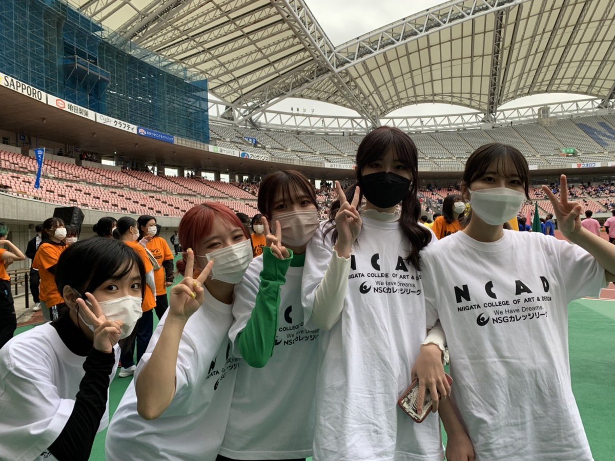 NCAD_Niigata's tweet photo. #NSG大運動会

白をさがせッッ👀🤍✨

色んなチームカラーのTシャツが
圧巻ですねー！！！
午後の競技もがんばってます🫶

#NSGカレッジリーグ #ビッグスワン https://t.co/nioOYVExiY
