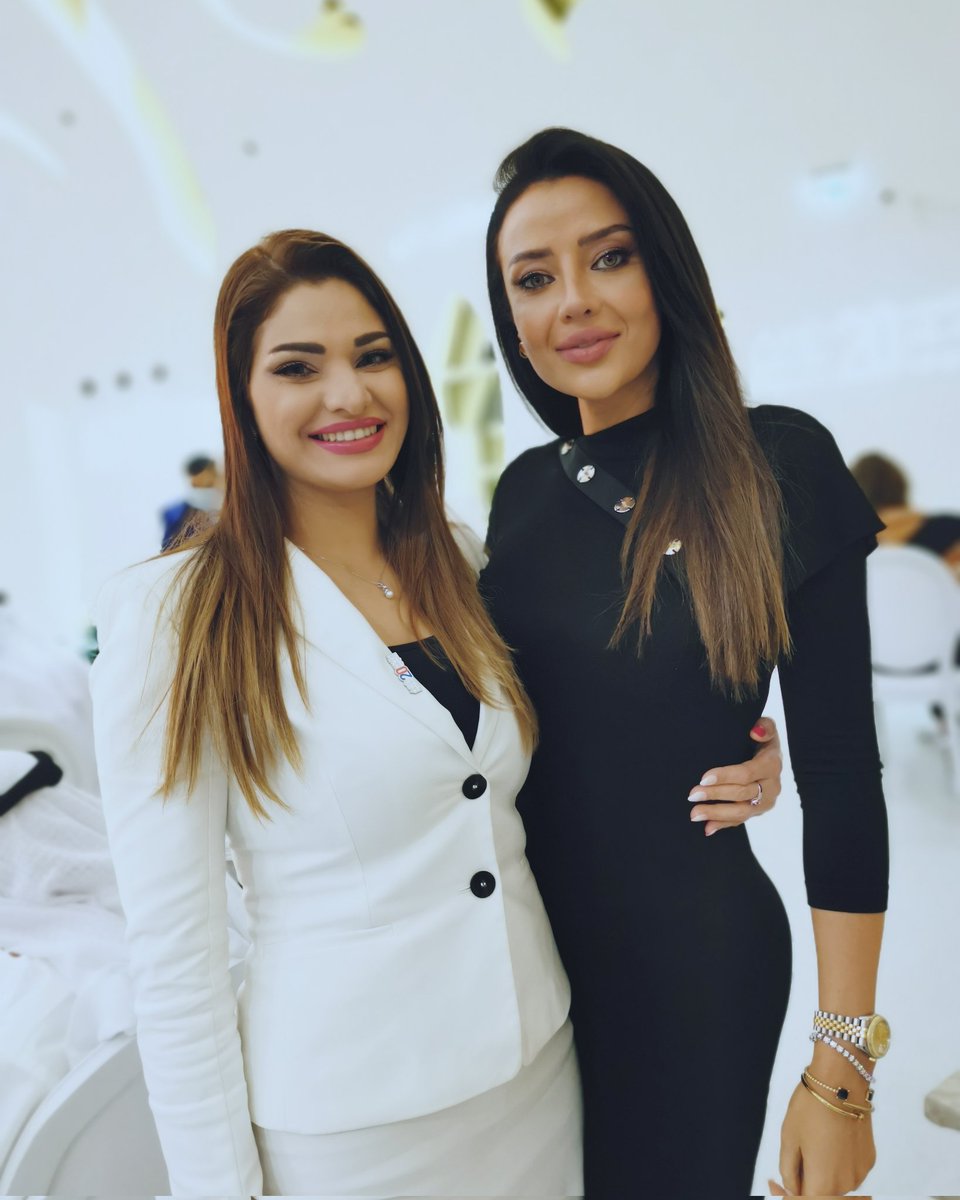 lobnaelkholy0's tweet photo. #منتدى_الإعلام_العربي #ArabMediaForum
#AMF2
#رضوى_الشربيني
#لبنى_الخولي #سكاي_نيوز_عربية
#lobna_Elkholy #Sky_News_Arabia https://t.co/NiVog3MAJU