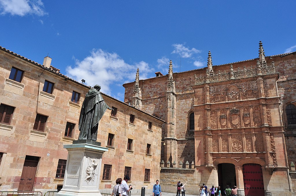 #TalDíaComoHoy de 1582 no sucedió nada en España.
Fue el primer día de los diez que se eliminaron con motivo de la introducción del nuevo calendario gregoriano. En su elaboración España tuvo un gran papel gracias a la Universidad de Salamanca.