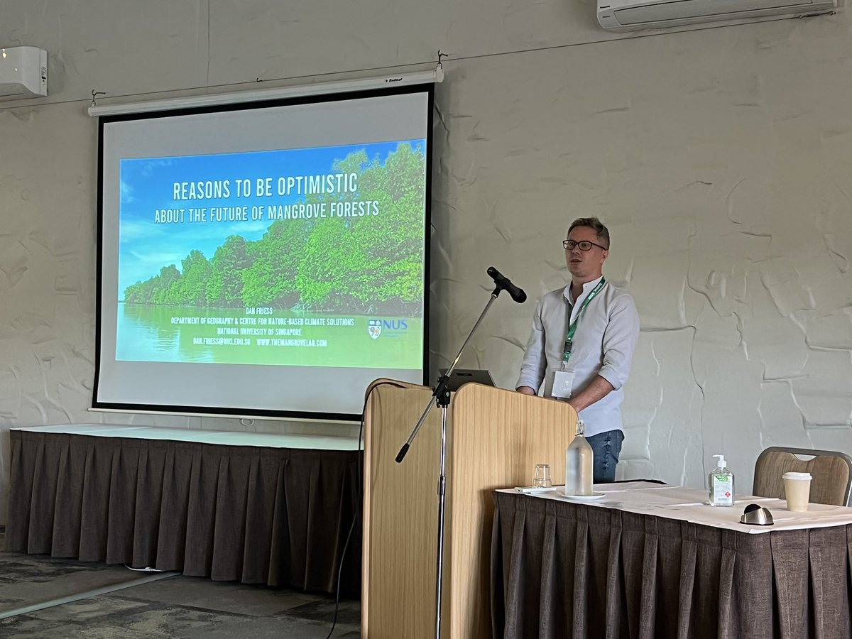 Passos__Tiago's tweet photo. Amazing talk from @danfriess at the Australian Mangrove and Saltmarsh Network about blue carbon. https://t.co/QqjpRA7uN0